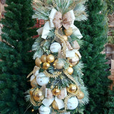 Árvore de Natal Pequena + Decoração Clean Gold Incluída